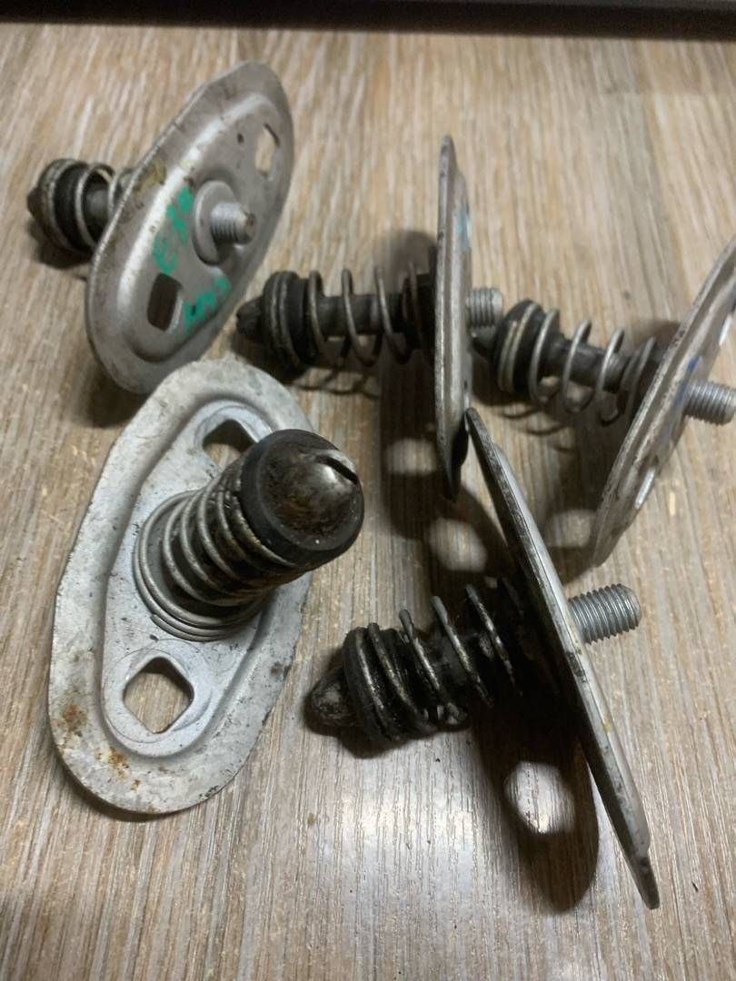 замок капота BMW 5 серия E39 1997, 8176594