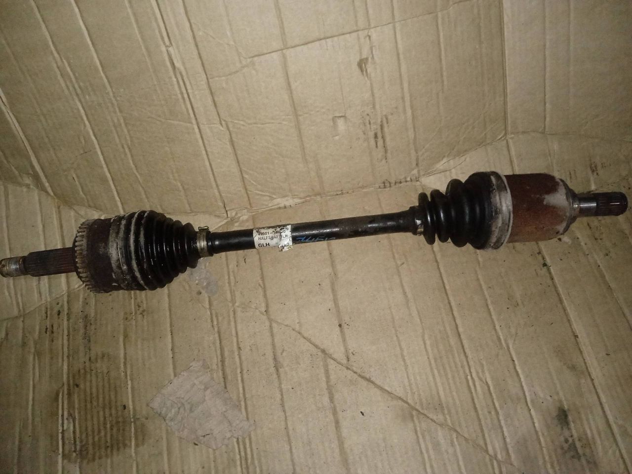 полуось передняя левая (приводной вал, ШРУС) Mercedes-Benz C-Класс W204/S204 2008, 2.1 л., OM 646.811, дизель, МКПП, серебро, седан