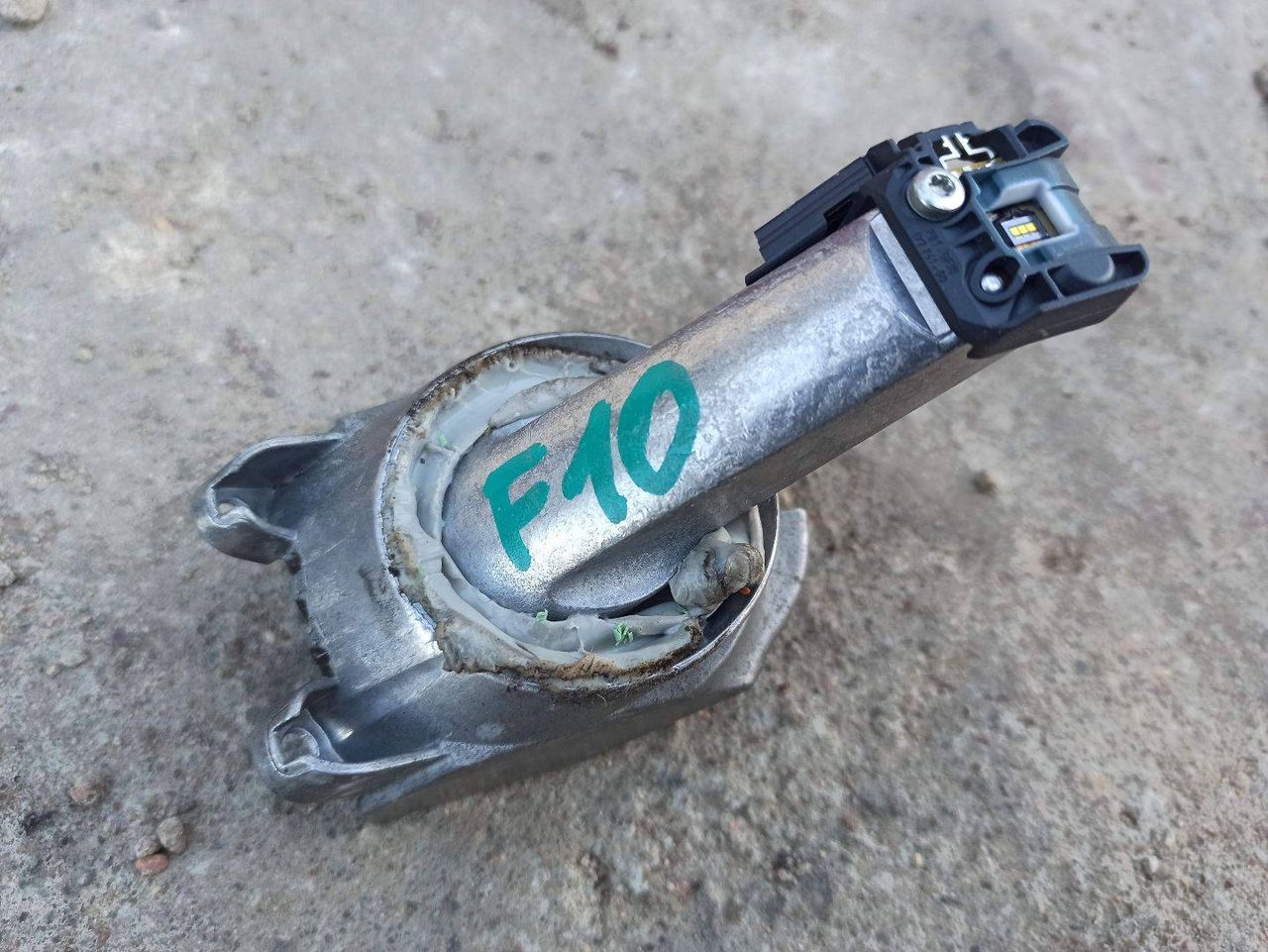 блок розжига ксенона BMW 5 серия F07/F10/F11 2011