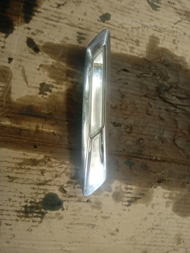 повторитель поворота на крыле BMW 5 серия F07/F10/F11 2012, 2.0 л., N47 D20 C, дизель, АКПП, седан, правый руль, 7154167