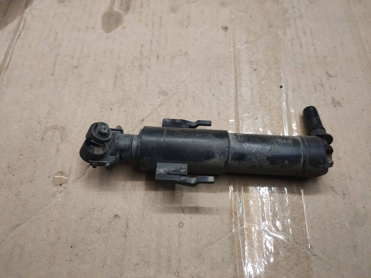 форсунка омывателя фары правая BMW 7 серия G11/G12 2017, 3.0 л., B57 D30 A, дизель, 7357354
