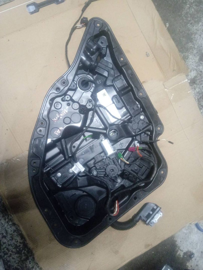 стеклоподъемник задний левый Mercedes-Benz E-Класс W213/S213/C238/A238 2016, 2.0 л., OM 654.920, дизель, АКПП, белый, седан, правый руль, A2137330700