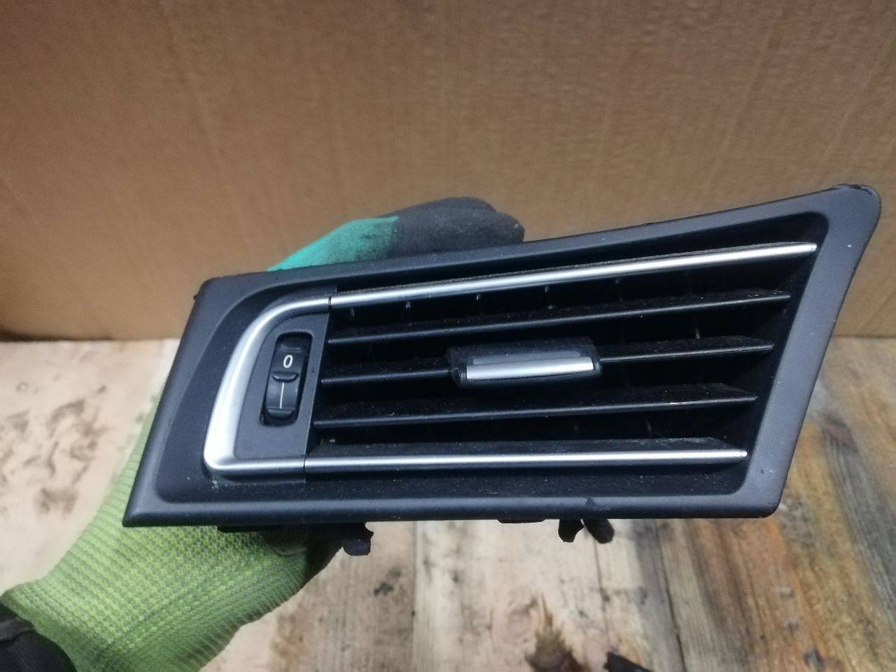дефлектор обдува салона BMW 7 серия F01/F02 2009, 4.4 л., N63 B44 A, бензин, 9115857