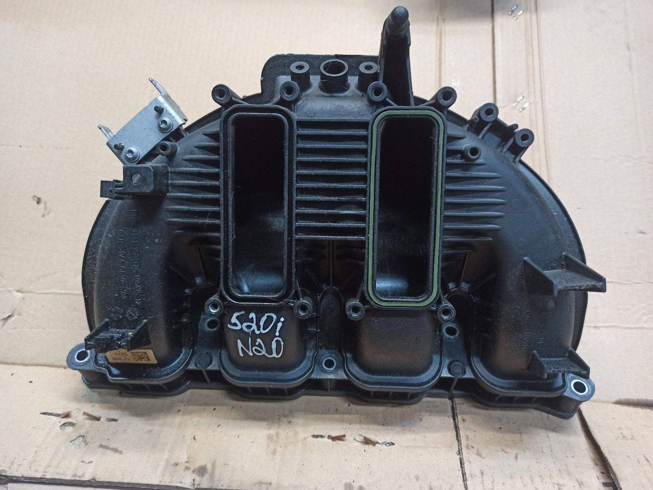 коллектор впускной BMW 5 серия F07/F10/F11 2011, 2.0 л., N20 B20 B, бензин, 7588126