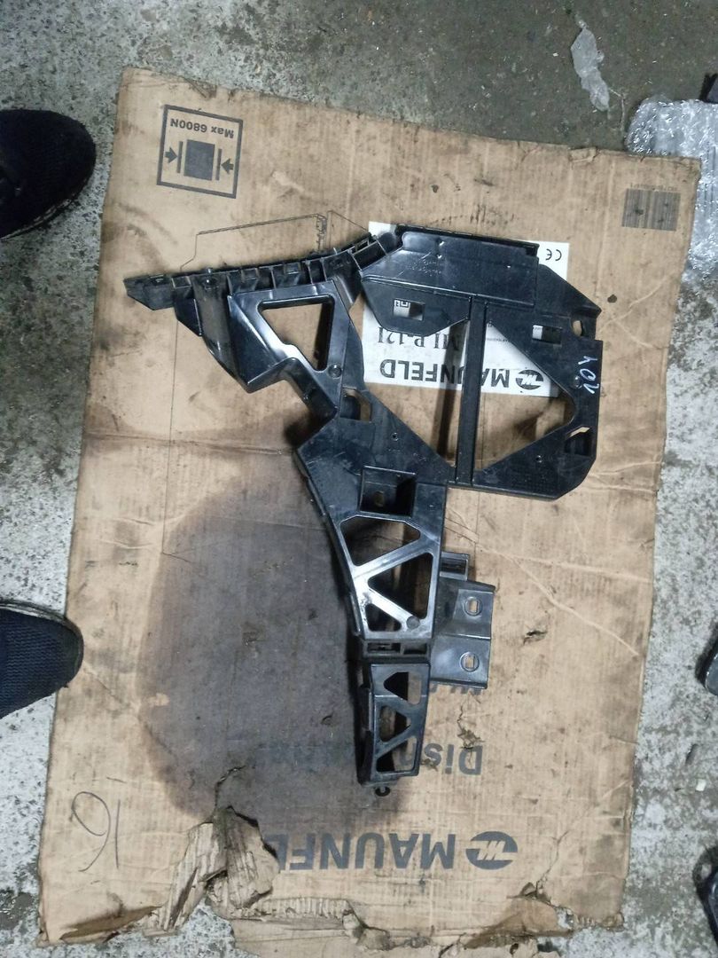 Крепление бампера заднего Mercedes-Benz M-Класс W166 2013, A1668851121