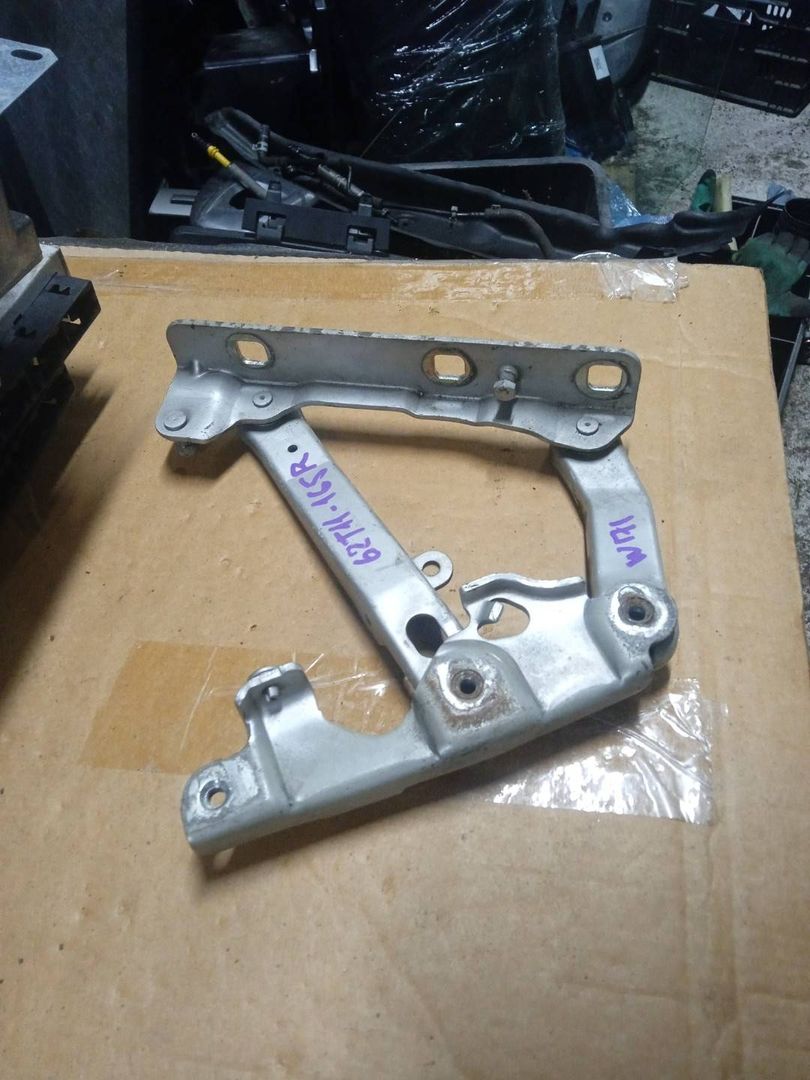 петля капота правая Mercedes-Benz SLK-Класс R171 2006, 3.5 л., M 272.963, бензин, АКПП, серебристый, кабриолет, 1718800228