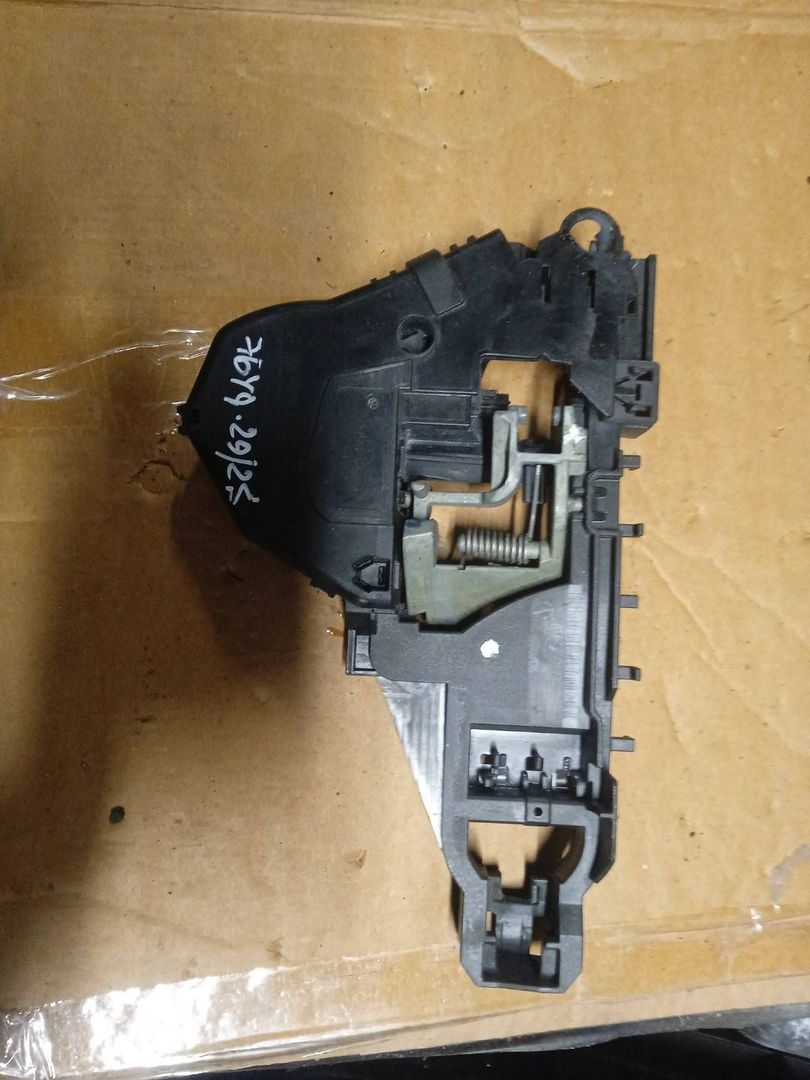 скелет ручки двери передней левой Mercedes-Benz M-Класс W164 2006, 3.5 л., M 272.967, бензин, АКПП, внедорожник 5 дв., правый руль, 1647601734