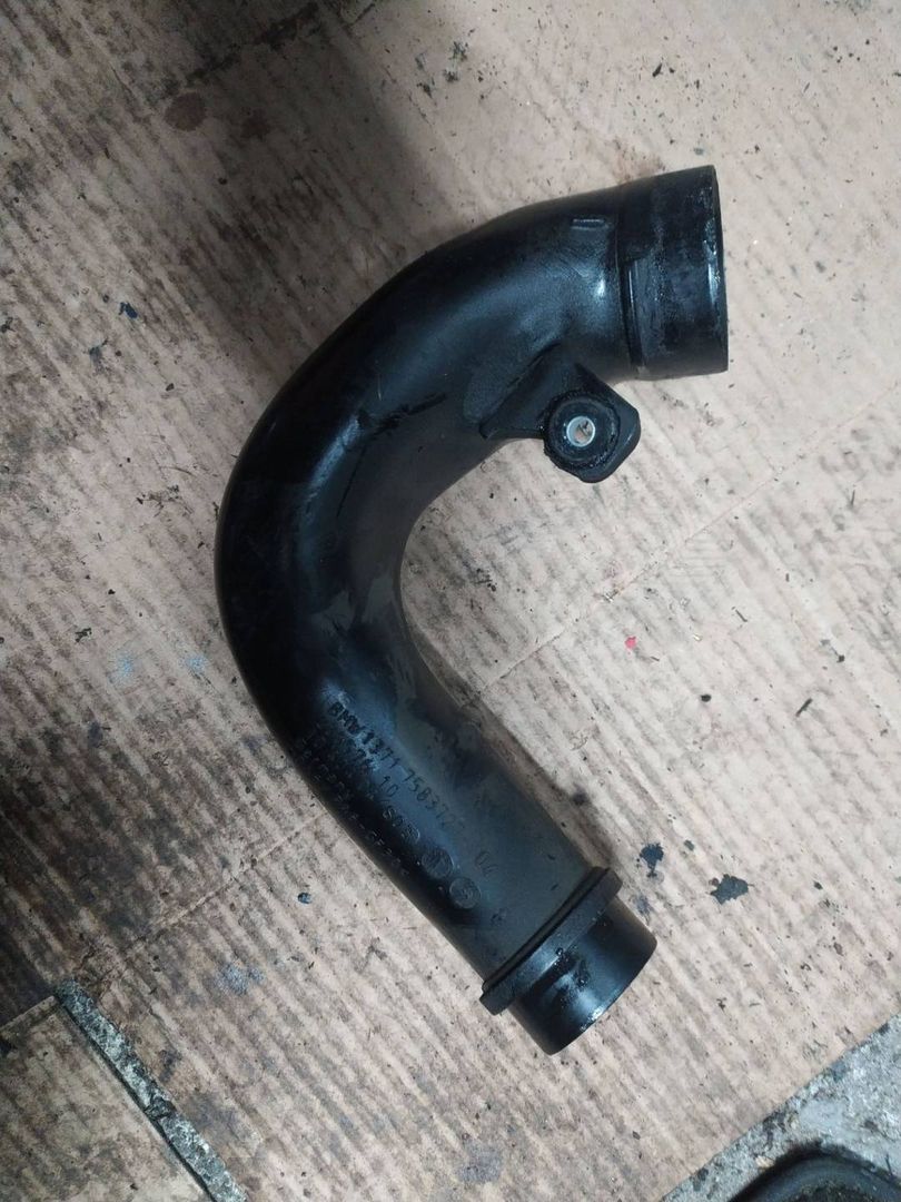 патрубок турбины BMW 5 серия F07/F10/F11 2011, 3.0 л., бензин, 7583727