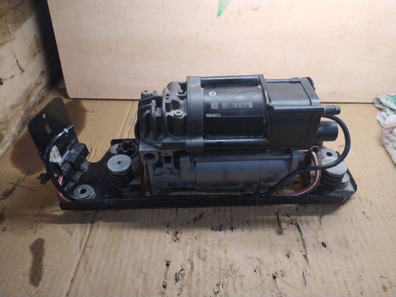 компрессор пневмоподвески BMW 5 серия F07/F10/F11 [рестайлинг] 2013, 6789450