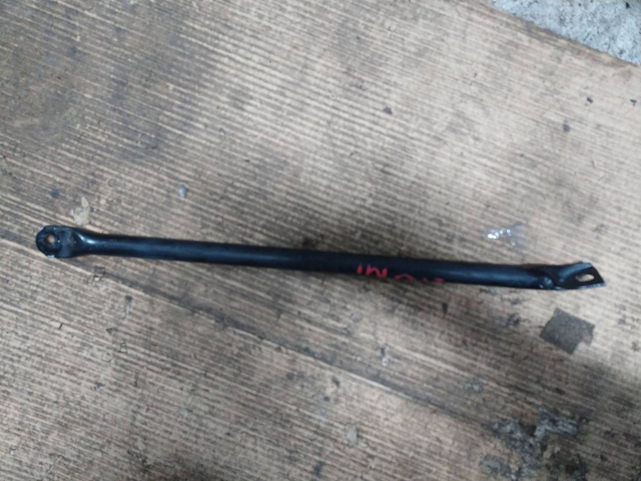 Распорка (растяжка) телевизора BMW 7 серия F01/F02 2009, 4.4 л., N63 B44 A, бензин, 7187095