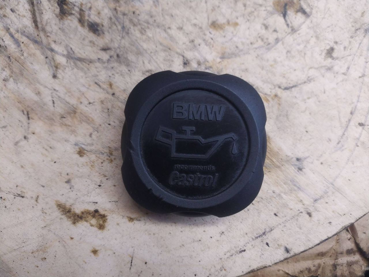 пробка маслозаливная BMW 3 серия E90/E91/E92/E93 [рестайлинг] 2009, 7560481