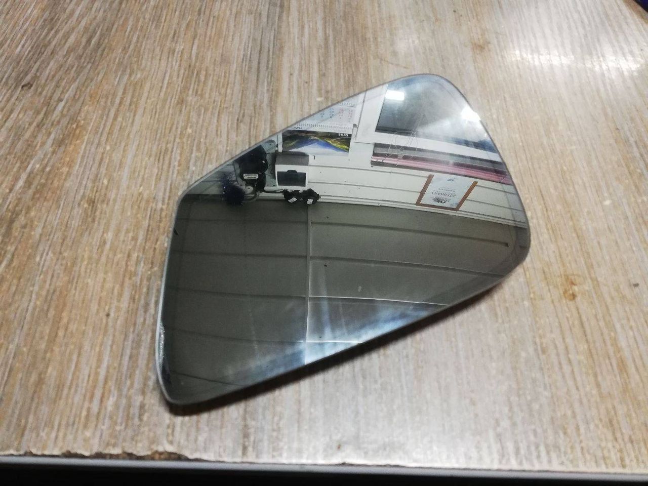 стекло зеркала наружного левого BMW 7 серия F01/F02 2011, 3.0 л., N54 B30 A, бензин