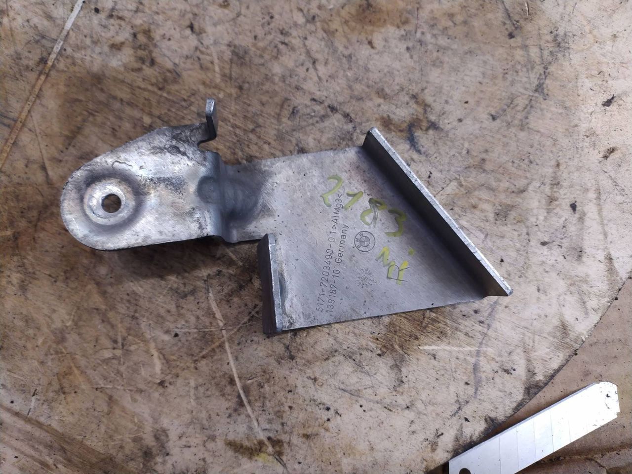 кронштейн (крепление) BMW 7 серия F01/F02 2009, 4.4 л., N63 B44 A, бензин, 7203490