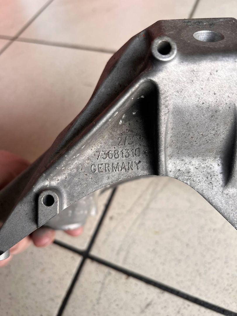 кронштейн двигателя BMW 7 серия F01/F02 2011, 3.0 л., N52 B30, бензин, 7368131