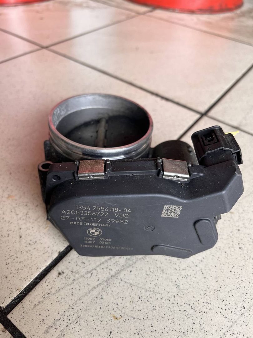 заслонка дроссельная BMW 7 серия F01/F02 2011, 3.0 л., N52 B30, бензин, 7556118