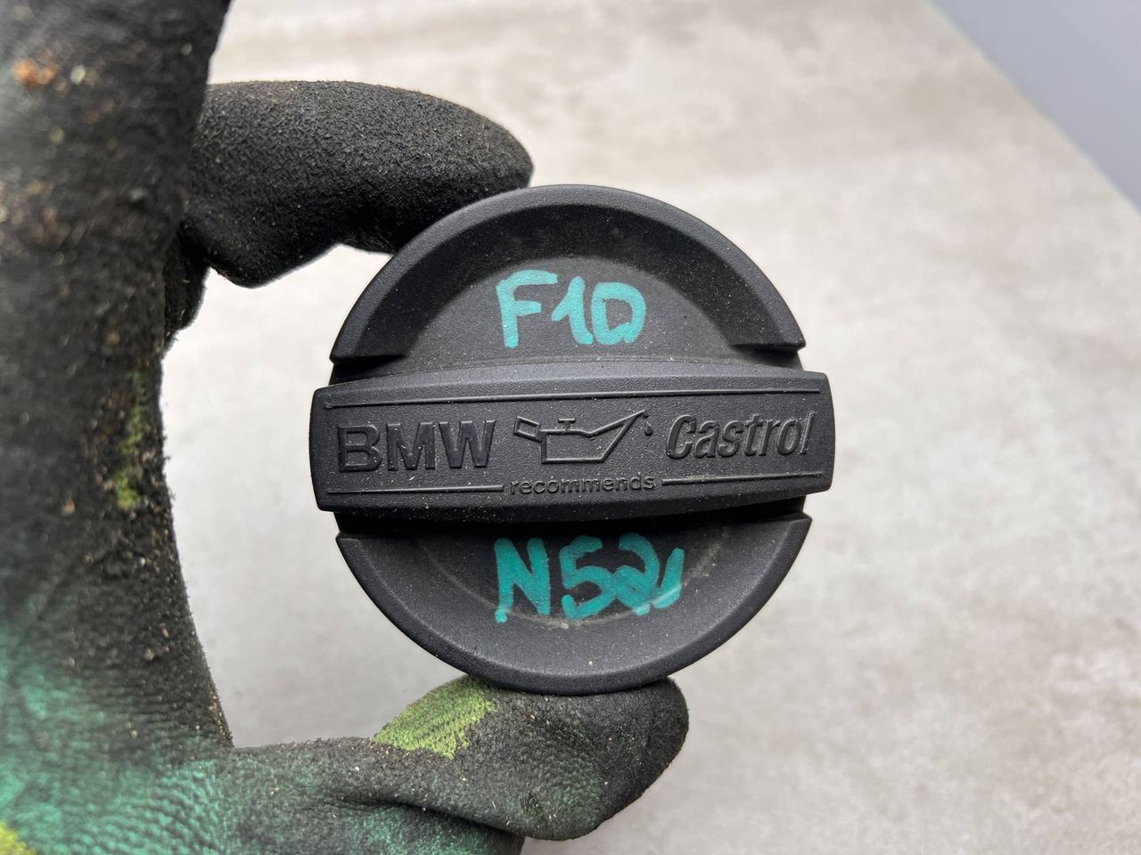 пробка маслозаливная BMW 5 серия F07/F10/F11 2011, 2.5 л., N52 B25 AF, бензин, 8507153