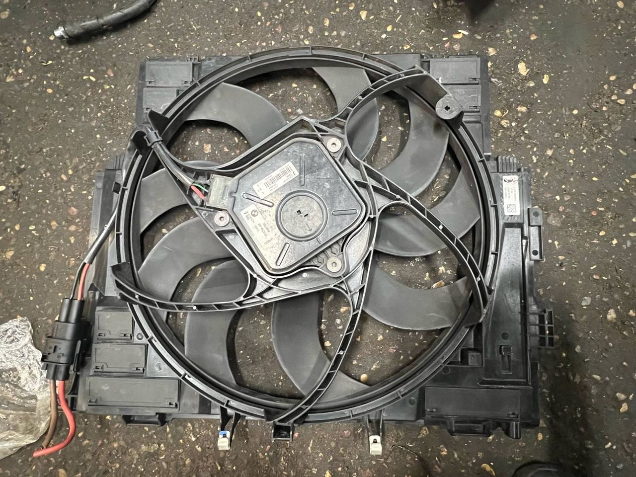 вентилятор радиатора BMW 5 серия F07/F10/F11 2012, 2.0 л., N20 B20 B, бензин, 7618785