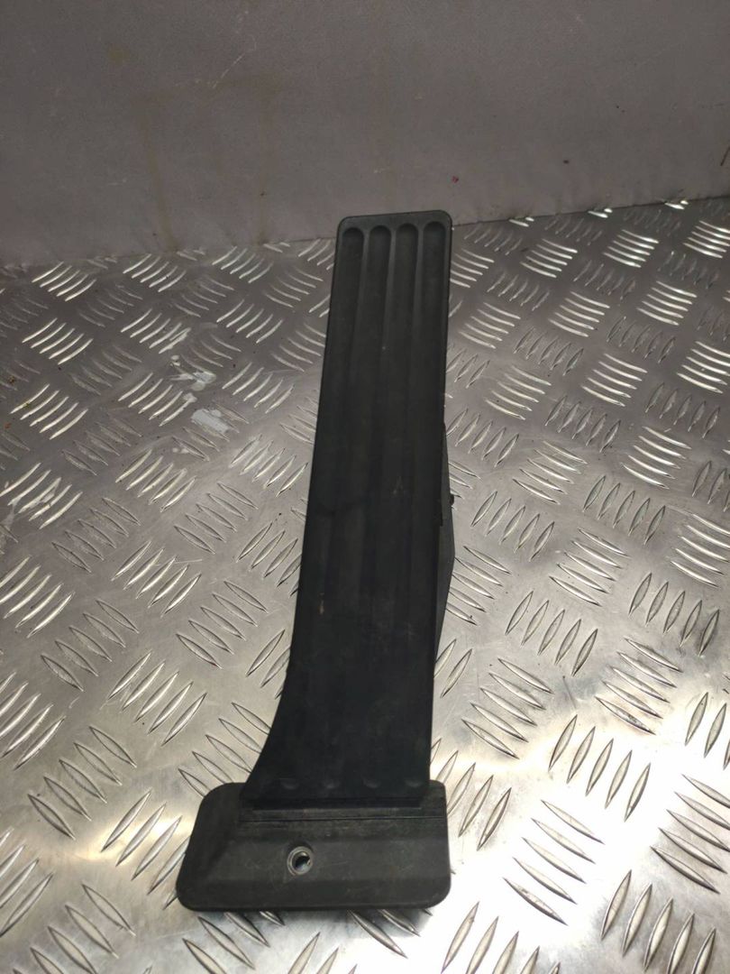 педаль BMW 5 серия F07/F10/F11 2011, 6852644