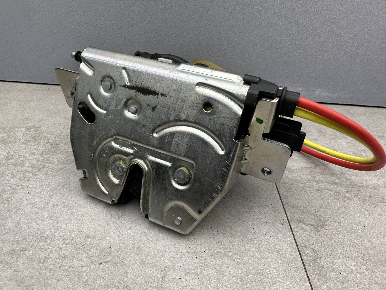 замок багажника Mercedes-Benz GL-Класс X164 2009, 2117400036