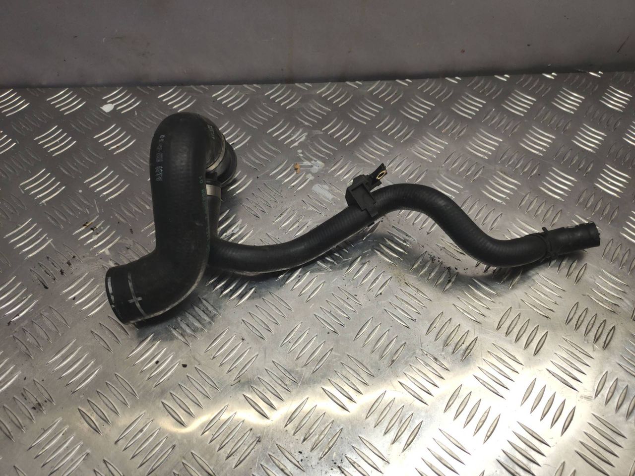 патрубок радиатора BMW 5 серия F07/F10/F11 2012, 2.0 л., N20 B20 B, бензин, 7639998