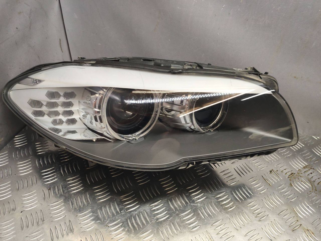 фара правая BMW 5 серия F07/F10/F11 2011, 7203248