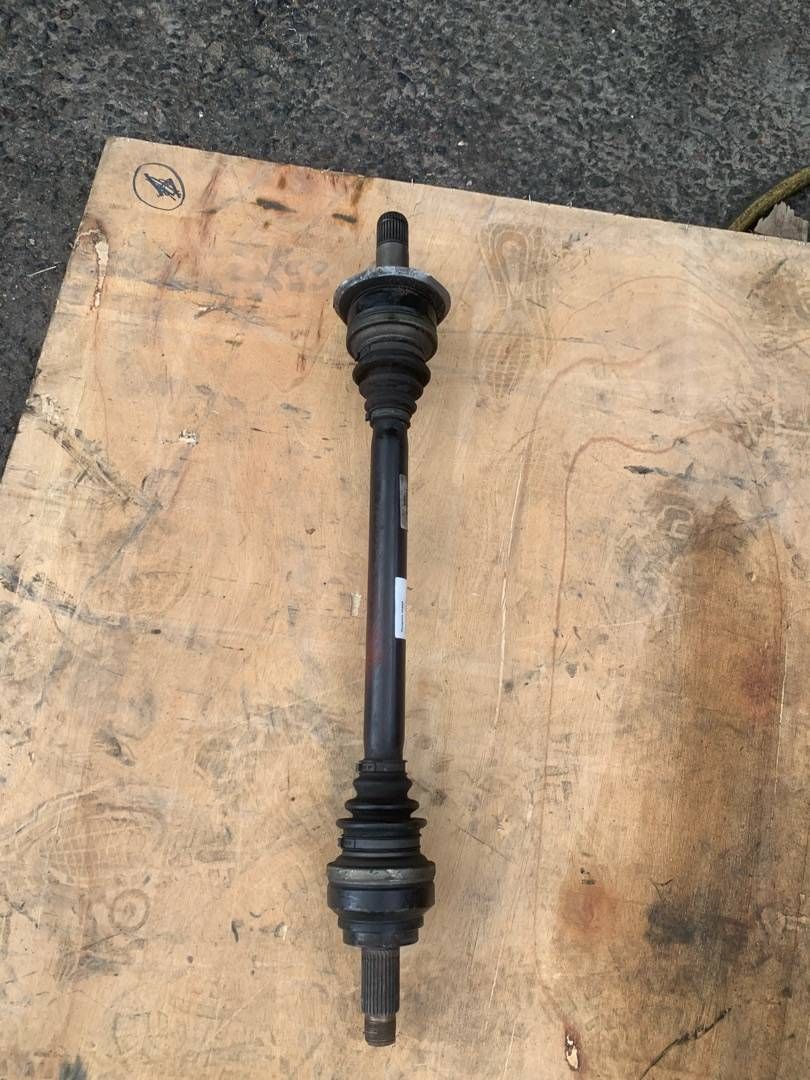 полуось передняя левая (приводной вал, ШРУС) BMW 7 серия F01/F02 2010, 4.4 л., N63 B44 A, бензин, АКПП, черный, седан, 7566087, GKN-025314168712