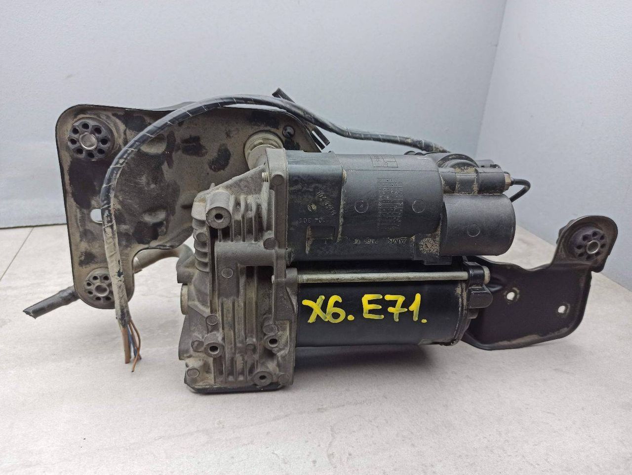 компрессор пневмоподвески BMW X6 E71/E72 2010, 6850289