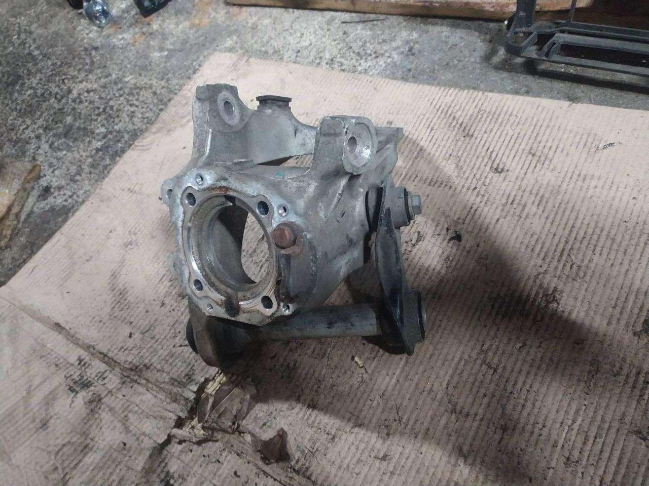 кулак задний правый BMW X5 E70 2007, 4.8 л., N62 B48 A, бензин, АКПП, 6770984, 6770982
