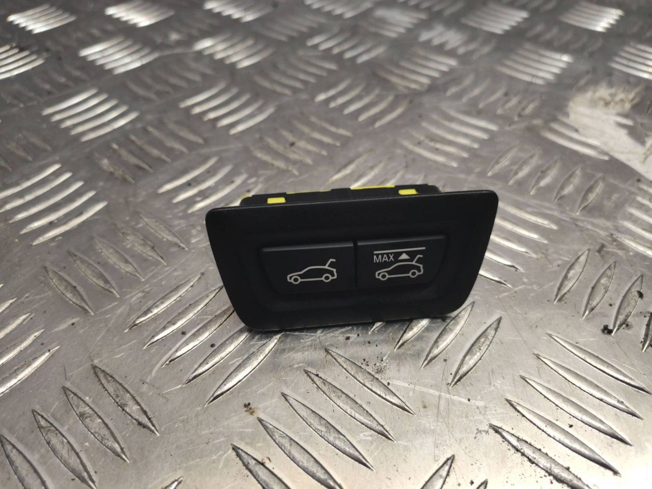 кнопка открытия багажника BMW 5 серия F07/F10/F11 2010, 3.5 л., бензин, 9194912