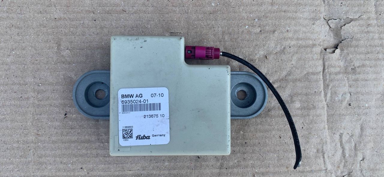 усилитель антенны BMW 5 серия F07/F10/F11 F10 2010, 3.5 л., бензин, 6935024