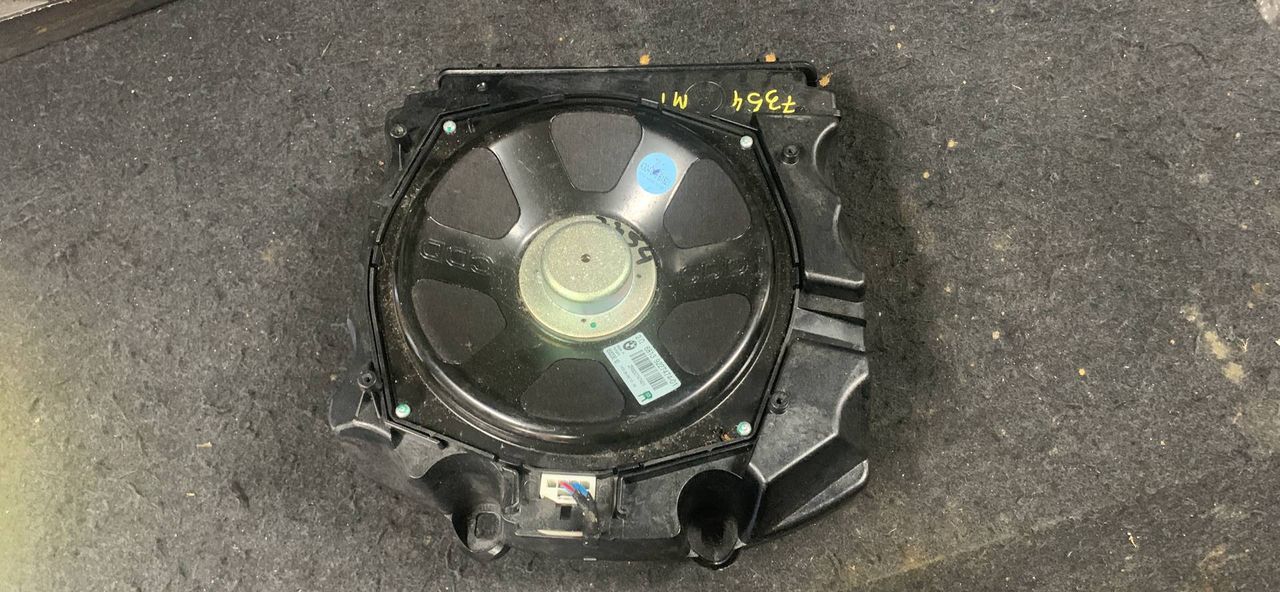 сабвуфер BMW 5 серия F07/F10/F11 2010, 3.5 л., бензин, 9227474