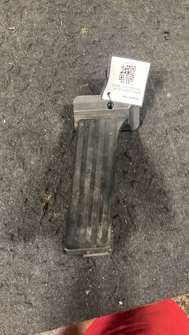педаль BMW 5 серия F07/F10/F11 F10 2010, 3.5 л., бензин