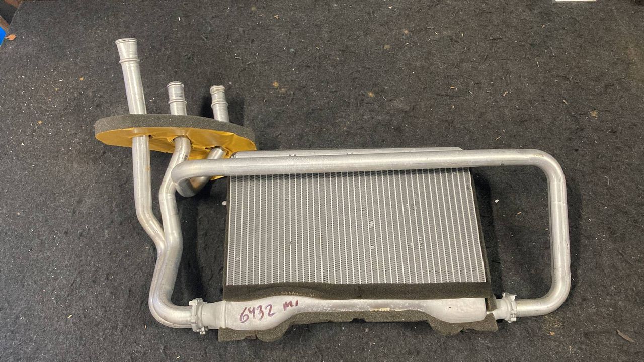 радиатор отопителя (печки) BMW 5 серия F07/F10/F11 F10 2010, 3.5 л., бензин