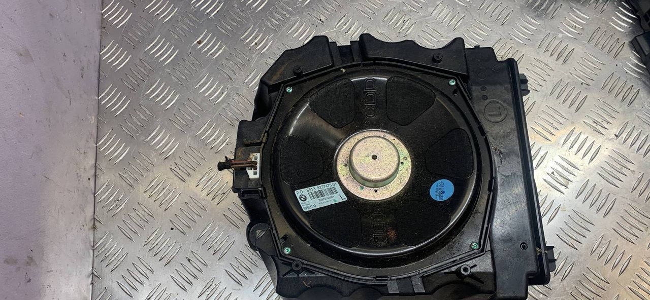 сабвуфер BMW 5 серия F07/F10/F11 2010, 3.5 л., бензин, 9227475