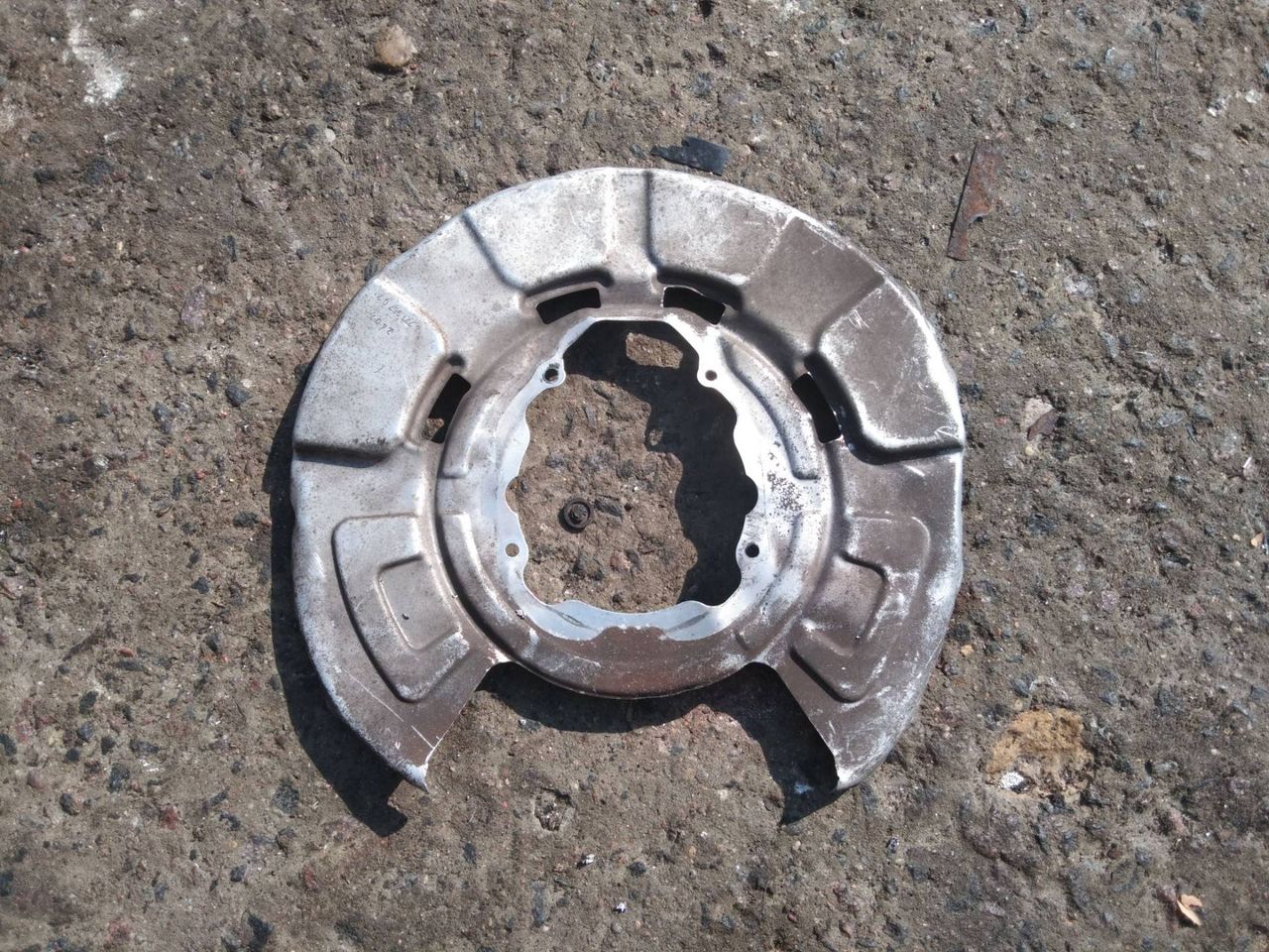 защитный кожух тормозного механизма BMW 5 серия F07/F10/F11 F10 2010, 3.5 л., бензин, 6771967