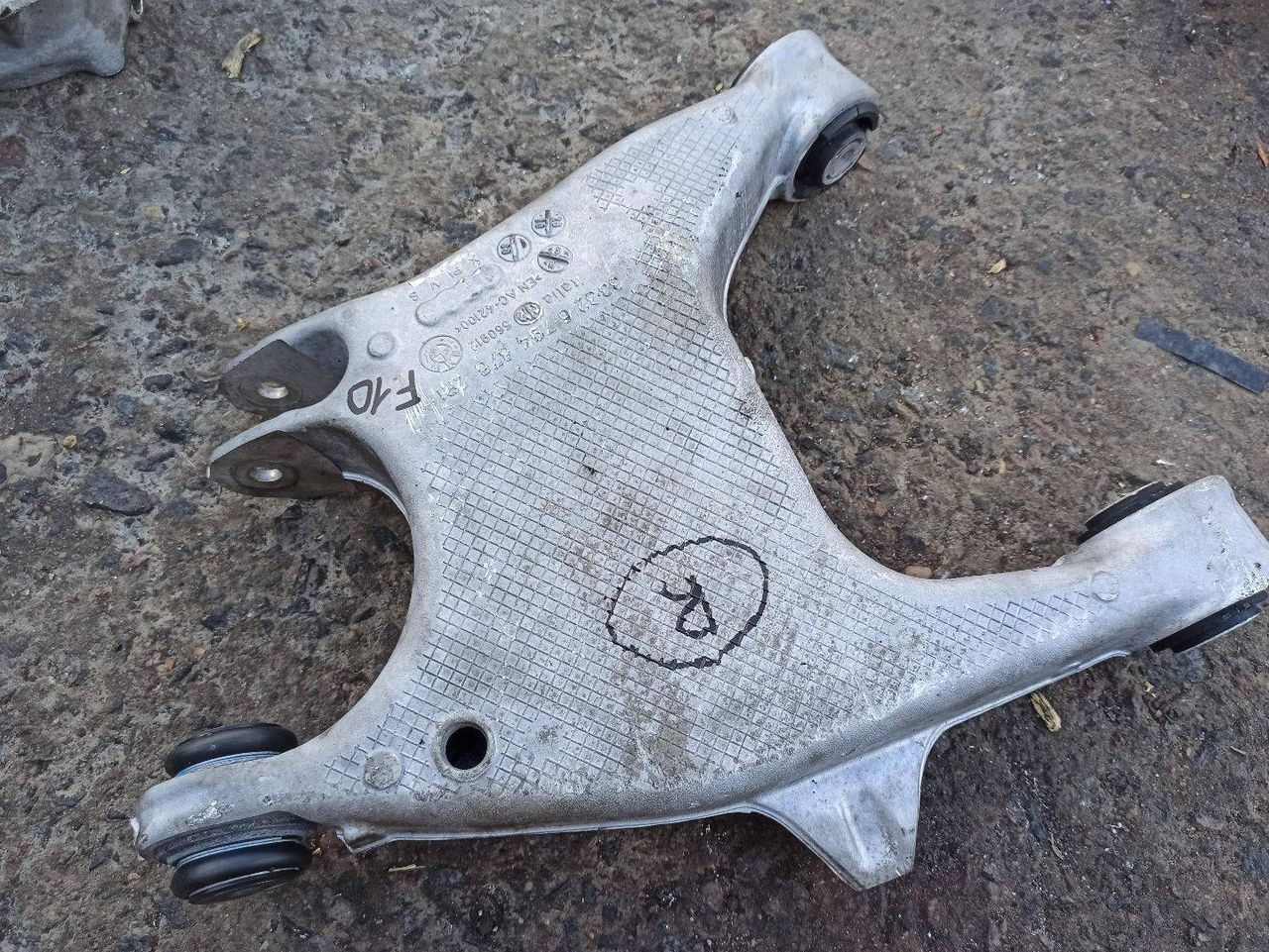рычаг задний правый BMW 5 серия F07/F10/F11 F10 2010, 3.5 л., бензин, 6794876