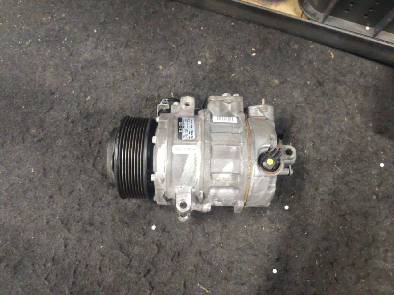 компрессор кондиционера BMW 5 серия F07/F10/F11 2010, 3.5 л., бензин, 7SBU17C, 447260-4084, 471-1543