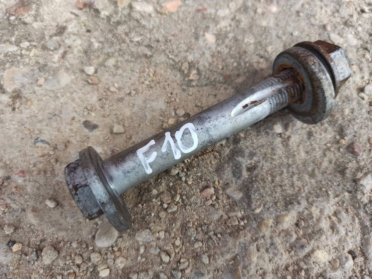 болт развальный BMW 5 серия F07/F10/F11 F10 2010, 3.5 л., бензин