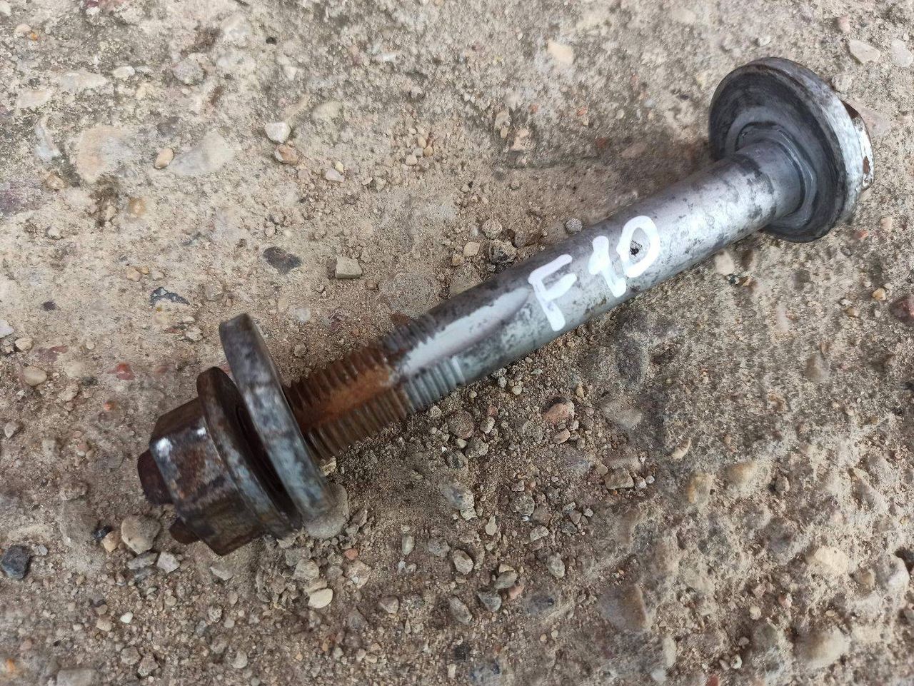 болт развальный BMW 5 серия F07/F10/F11 F10 2010, 3.5 л., бензин