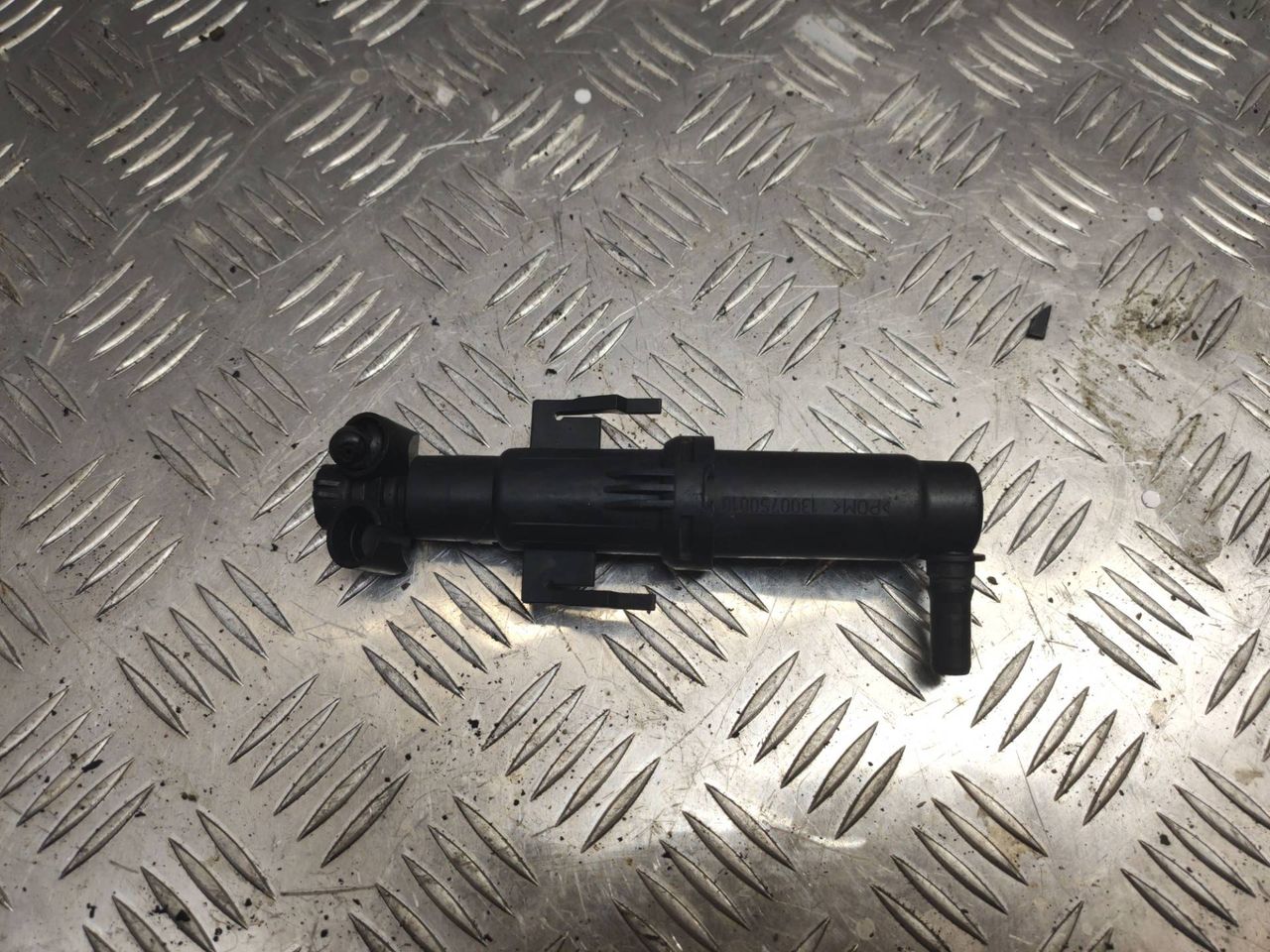 форсунка омывателя фары левая BMW 5 серия F07/F10/F11 F10 2010, 3.5 л., бензин, 7149885