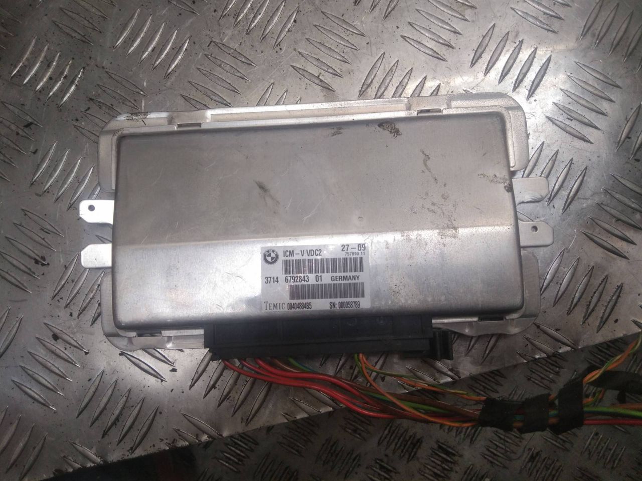 блок управления гидроподвеской BMW 7 серия F01/F02 2009, 4.4 л., бензин, 6792843