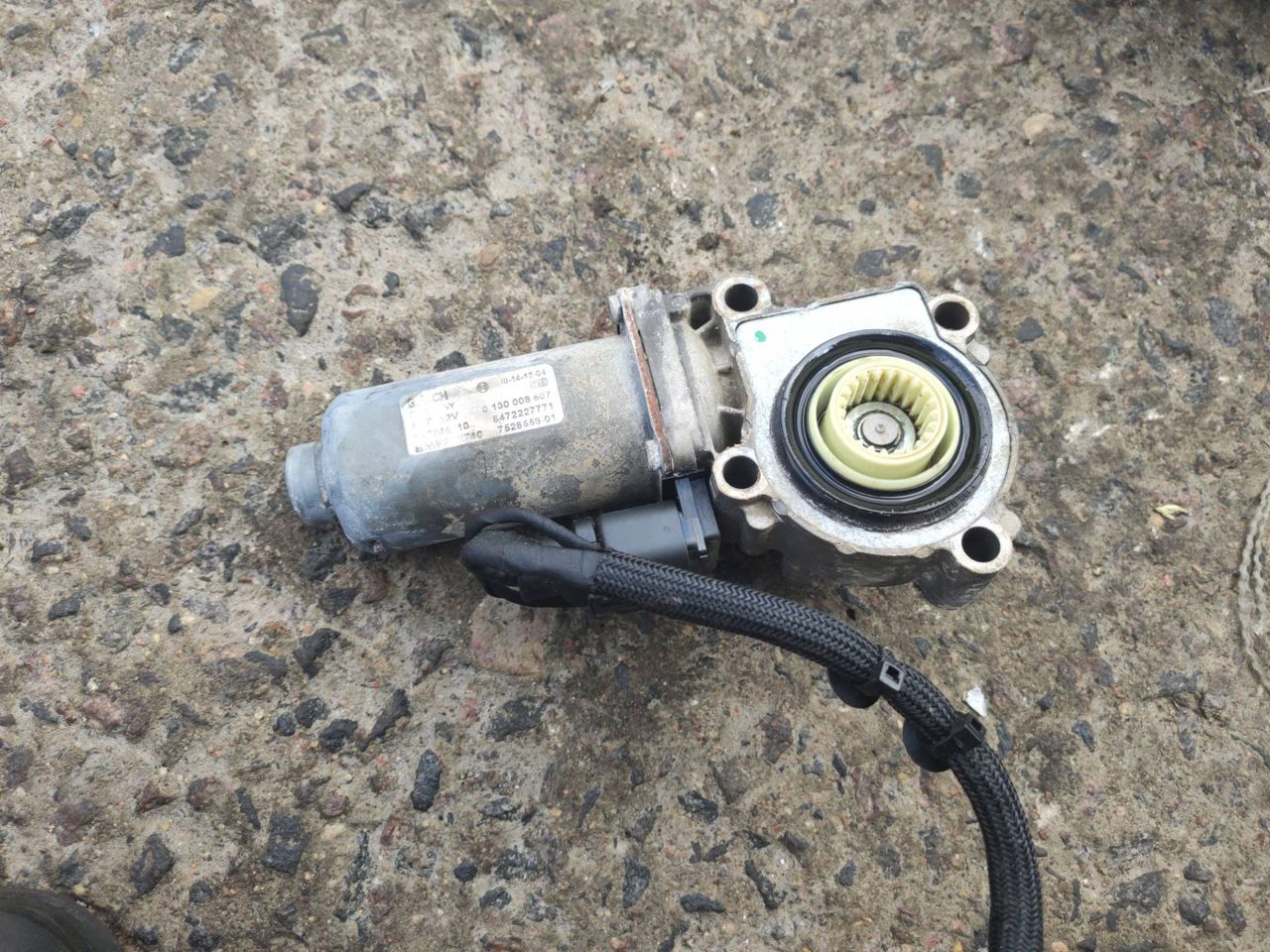 электромотор раздаточной коробки BMW X3 E83 2005, 7528559