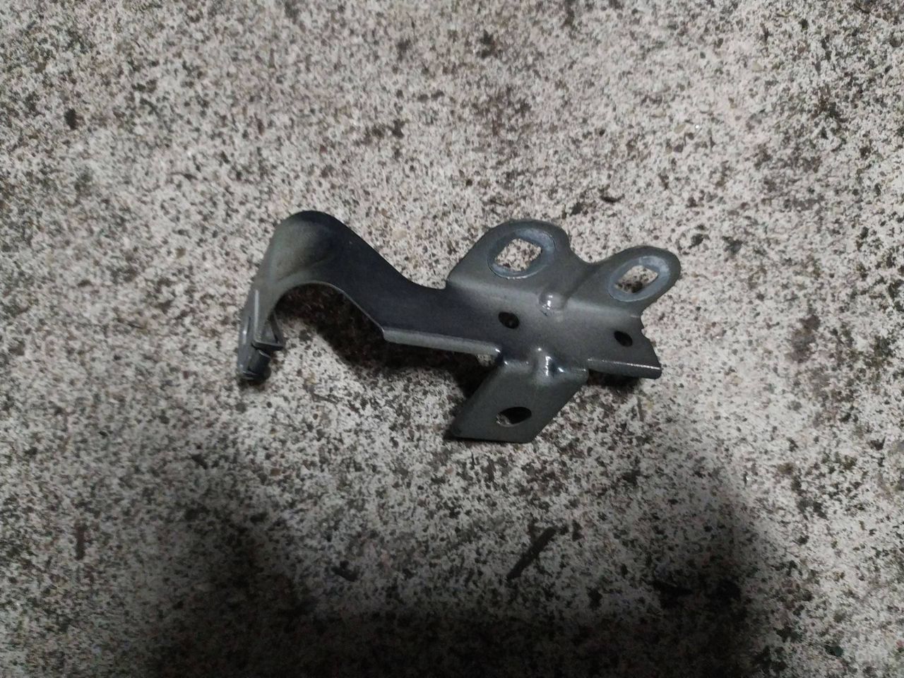 крепление ( кронштейн ) крыла BMW 5 серия F07/F10/F11 2010, 7193427