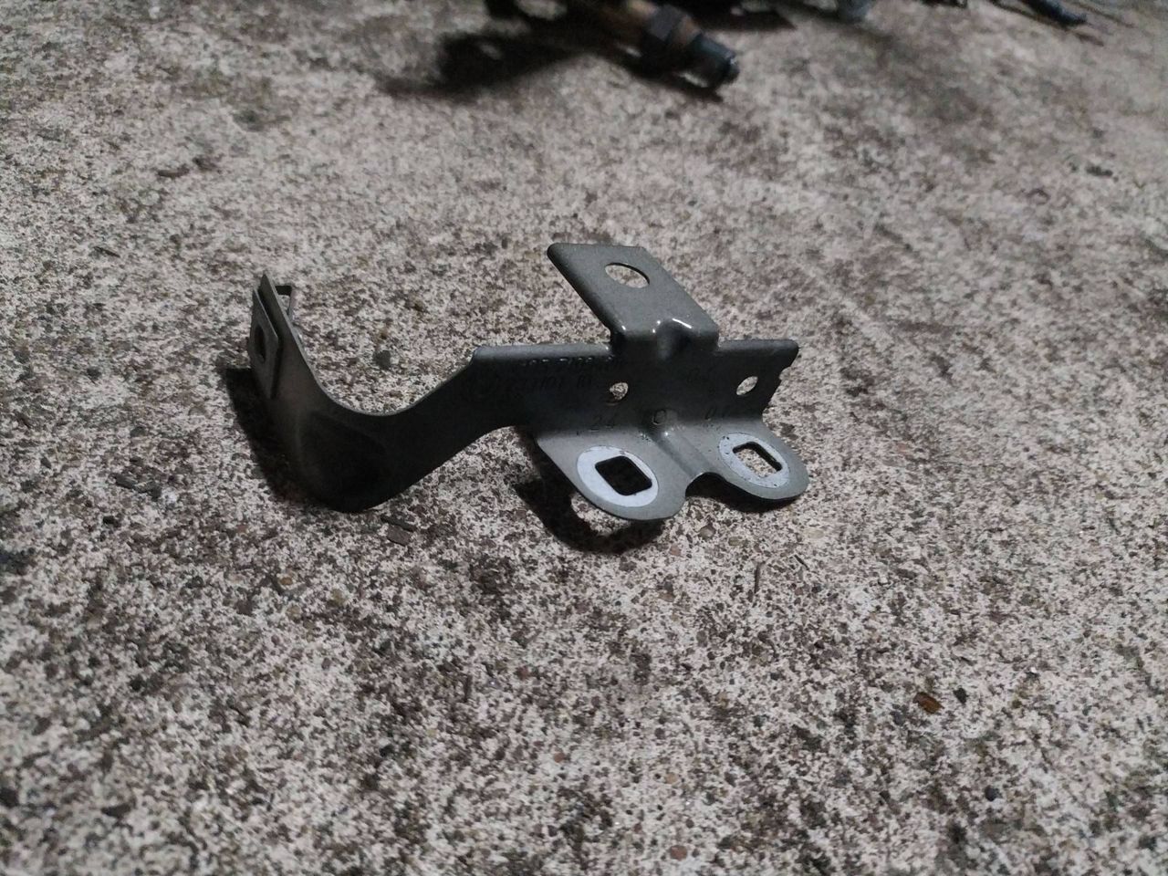 крепление ( кронштейн ) крыла BMW 5 серия F07/F10/F11 2010, 7193428