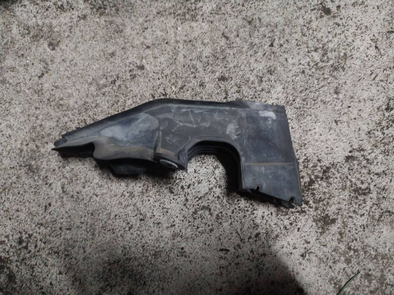 планка под капот BMW 5 серия F07/F10/F11 2010, 7193414