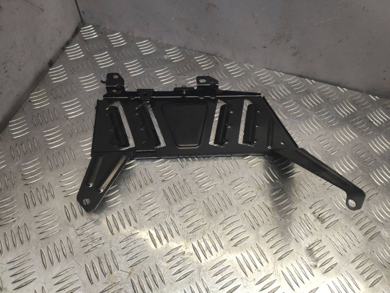кронштейн (крепление) BMW X5 F15 2016, 4.0 л., дизель