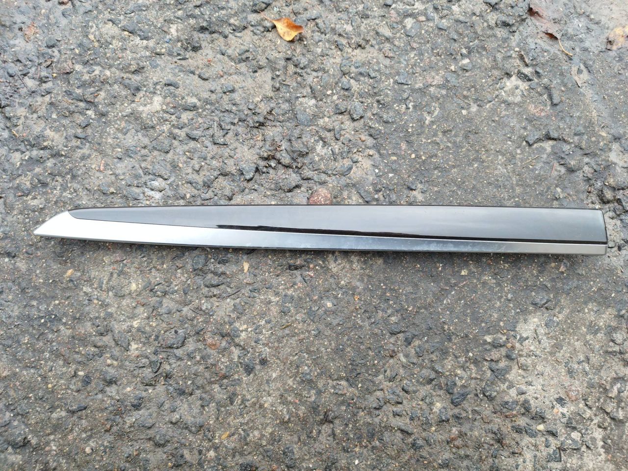 молдинг двери задней левой BMW 5 серия F07/F10/F11 2010, 7225529