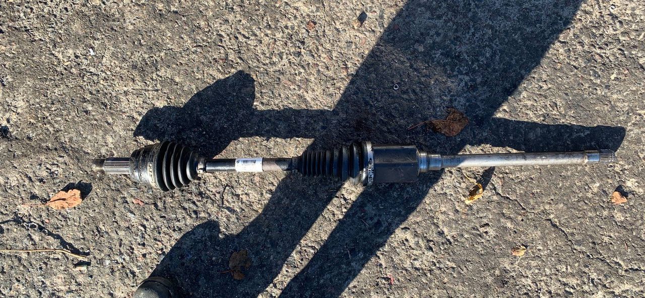 полуось передняя правая (приводной вал, ШРУС) BMW X5 F15 2016, 4.0 л., дизель, 762291401