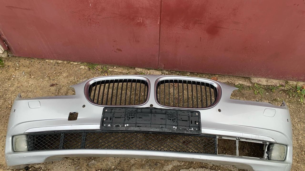 бампер передний BMW 7 серия F01/F02 2010