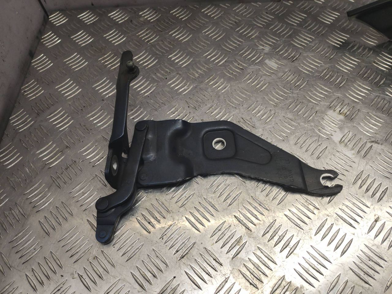 петля капота левая BMW X5 M E70 2010, 4.4 л., S63 B44 A, бензин, правый руль, 7208627